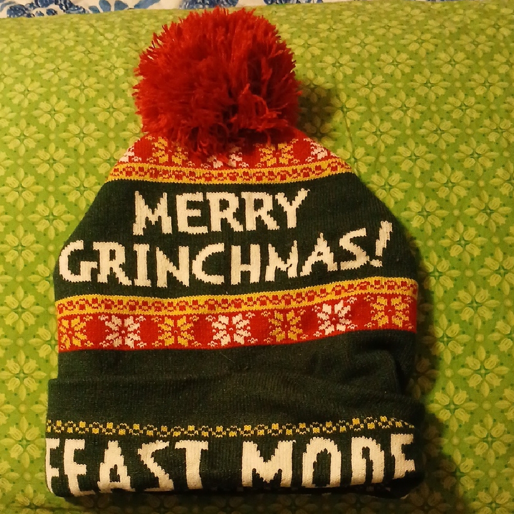 NWOT The Grinch 'Merry Grinchmas!' Unisex Youth Beanie